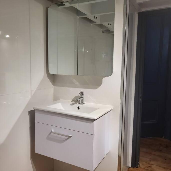 ברייטון 21 Mini Loft Apartment - Great Location - Comfy King Size Bed מראה חיצוני תמונה