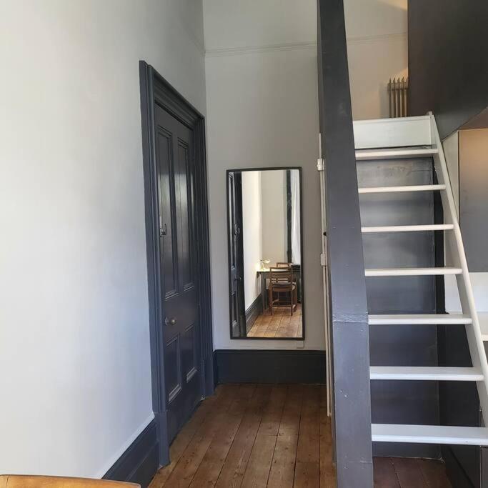 ברייטון 21 Mini Loft Apartment - Great Location - Comfy King Size Bed מראה חיצוני תמונה